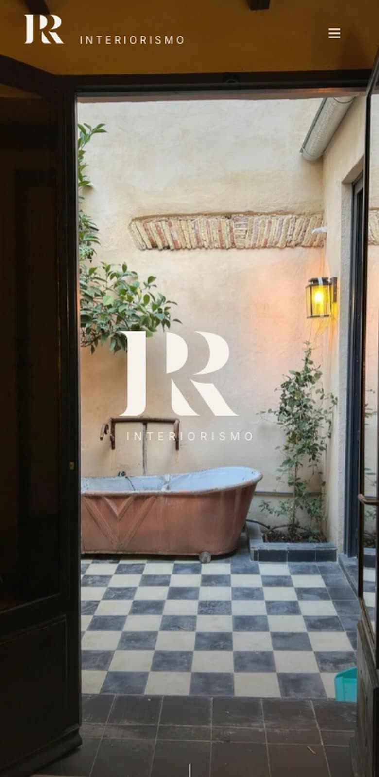 RR Interiorismo: Una web rápida que el estudio cambia solo.